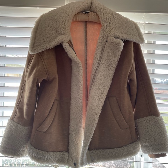 CAbi McQueen Coat Fall 2020 - Picture 6 of 9